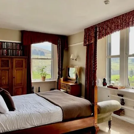 The Mortal Man 여관 3*