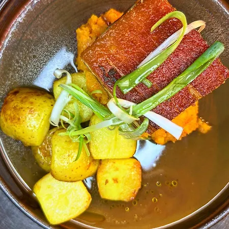 The Mortal Man 여관