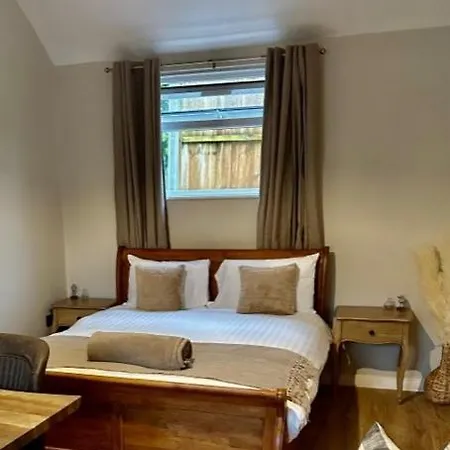 The Mortal Man 여관 3*