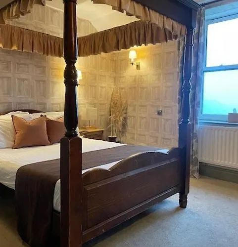 بيت ريفي The Mortal Man