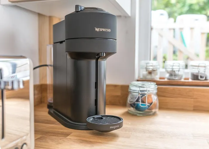 بيت ريفي The Mortal Man